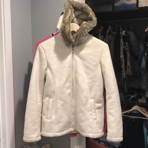 Women’s Super Warm and Cozy Winter Jacket.